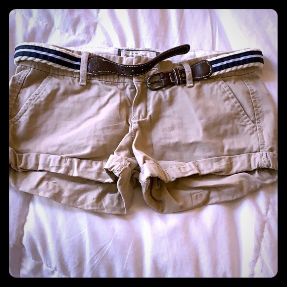 Abercrombie and Fitch low-rise shorts w/belt - Picture 1 of 2